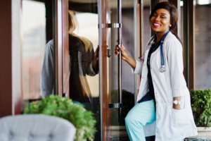 Construindo a marca pessoal do médico por meio do branding médico