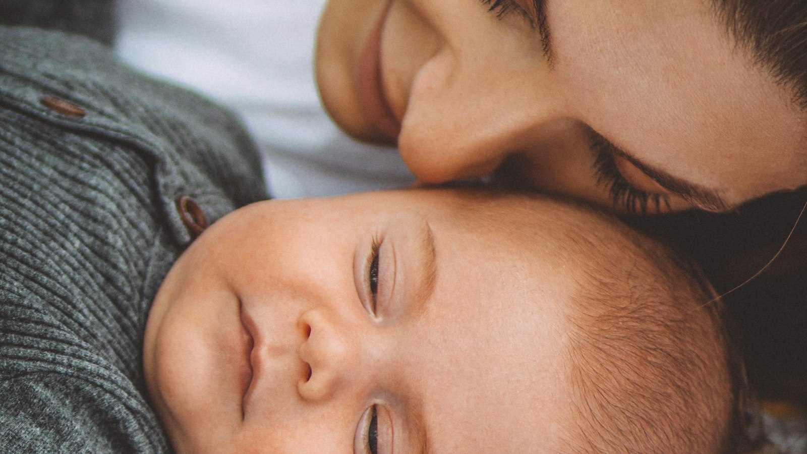 Depressão Pós-Parto: Como Diferenciar do Baby Blues e Quando Buscar Ajuda